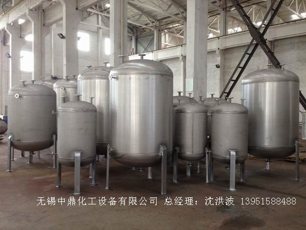 不銹鋼立式儲(chǔ)罐、碳鋼立式儲(chǔ)罐、立式儲(chǔ)罐 